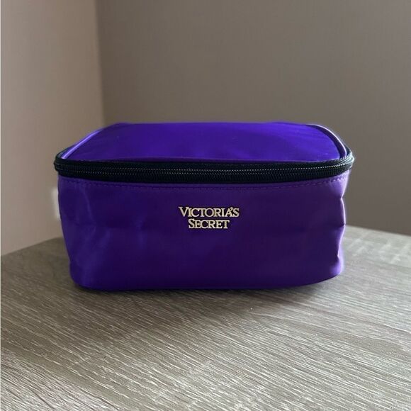 NWOT … VICTORIA’S SECRET Cosmetic / Makeup Bag - Picture 1 of 4